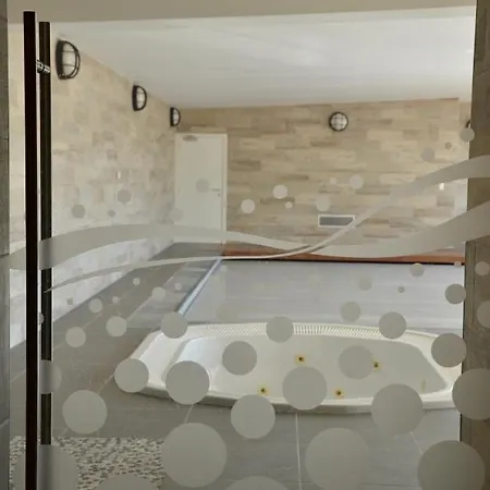 Chateau De Crawhez Propriete Luxueuse Avec Piscine Privee Gites-et-bien-etre